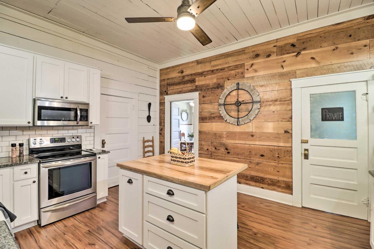 Historic Mountain Home Haven With Large Yard! Exterior photo